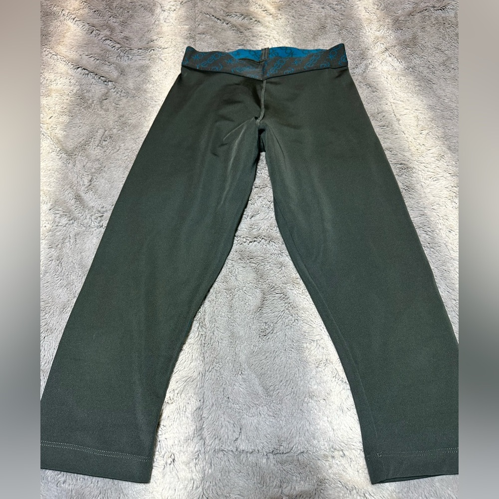 Reebok women’s XS army green leggings